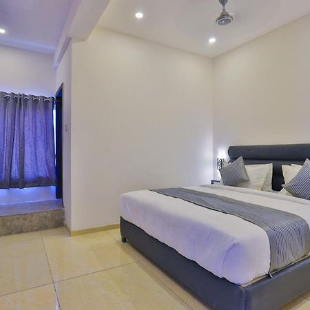 Nova Hotel New Crossroad Rajkot Eksteriør billede