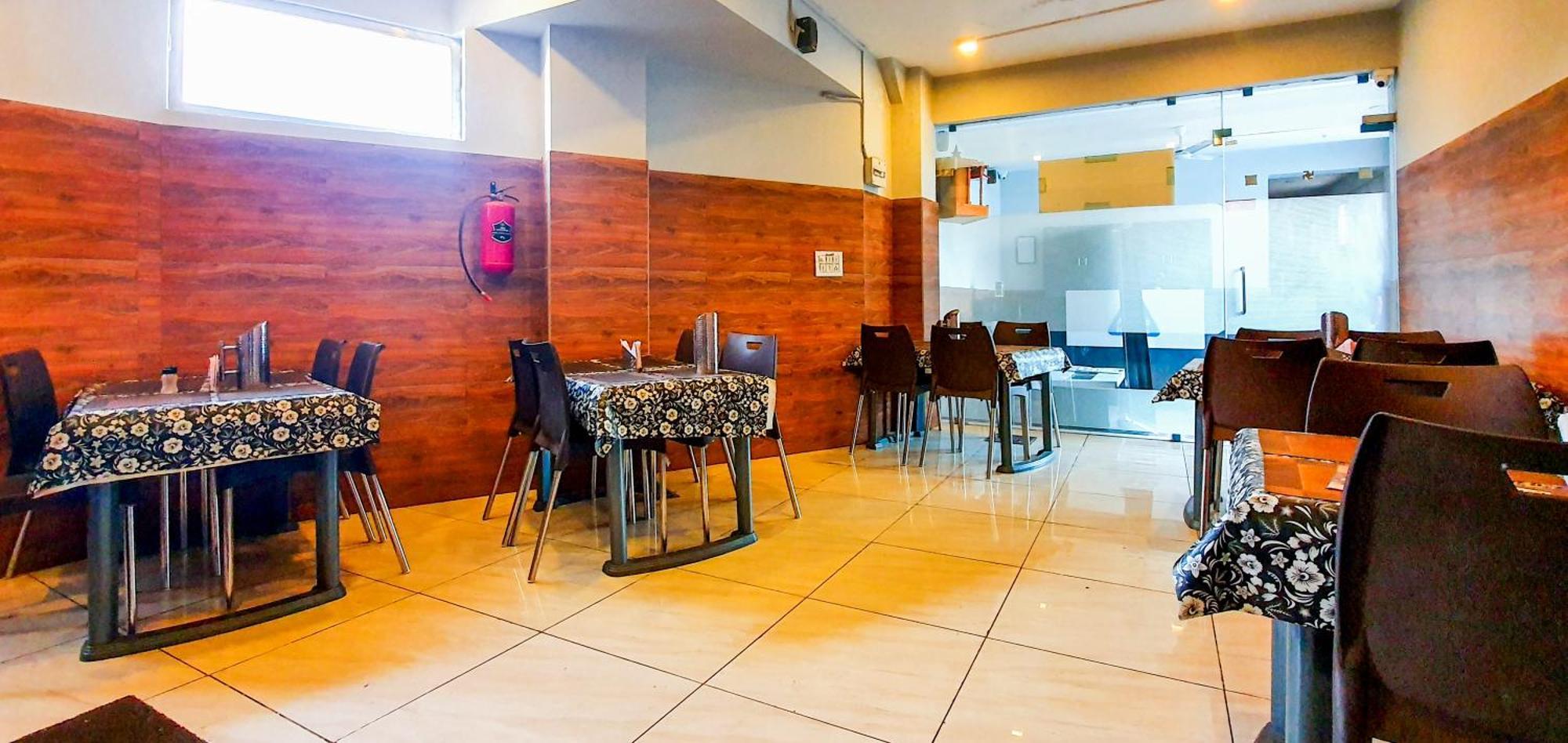 Nova Hotel New Crossroad Rajkot Eksteriør billede